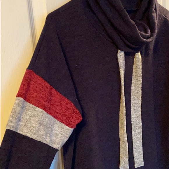 Tunic sweater - Picture 2 of 3